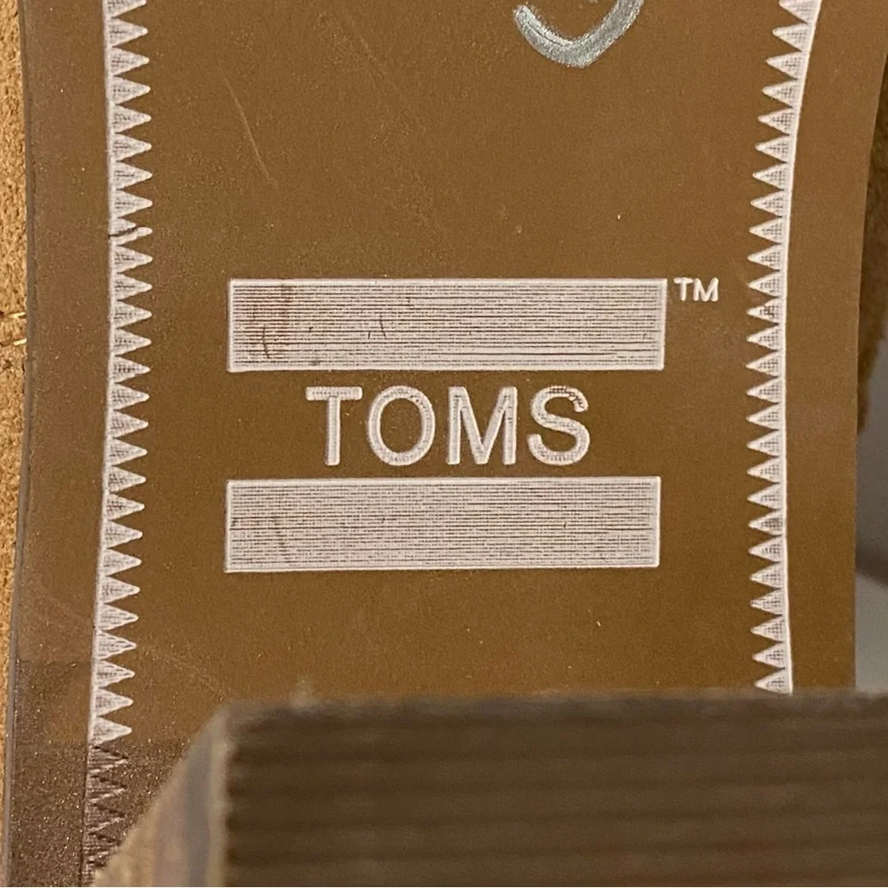 Toms Mila Toffee Suede Ankle Boots Size 7 Pull On Leather Lacing Detail